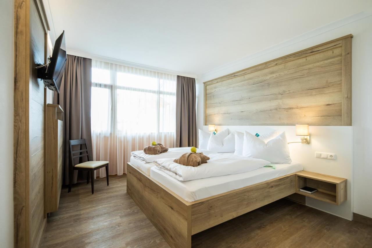 Aktivital Hotel Бад-Грісбах Екстер'єр фото