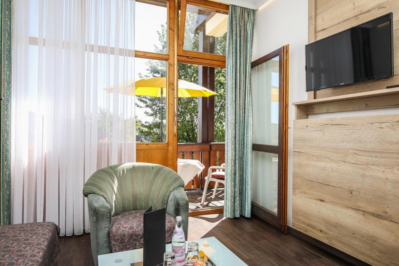 Aktivital Hotel Бад-Грісбах Екстер'єр фото